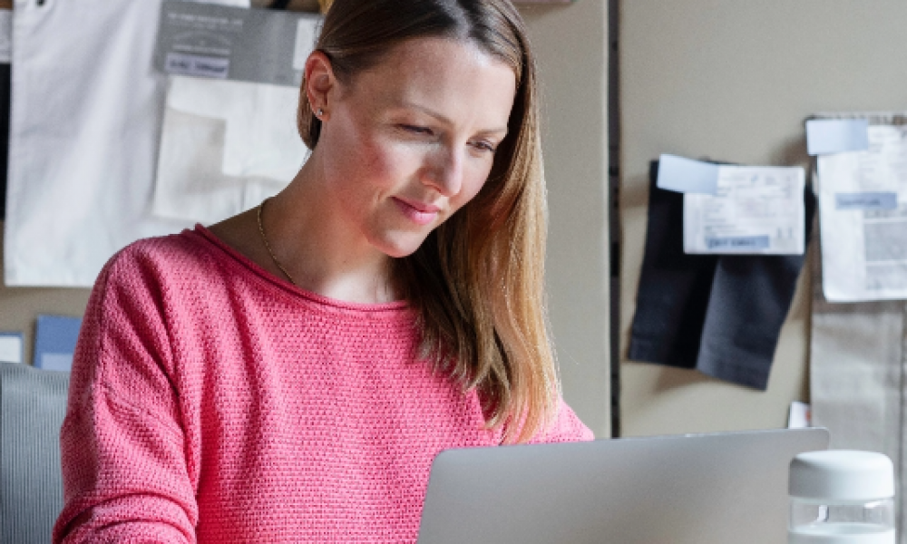 linkedin-sales-solutions-hMLDD0Gyd4A-unsplash-1.png